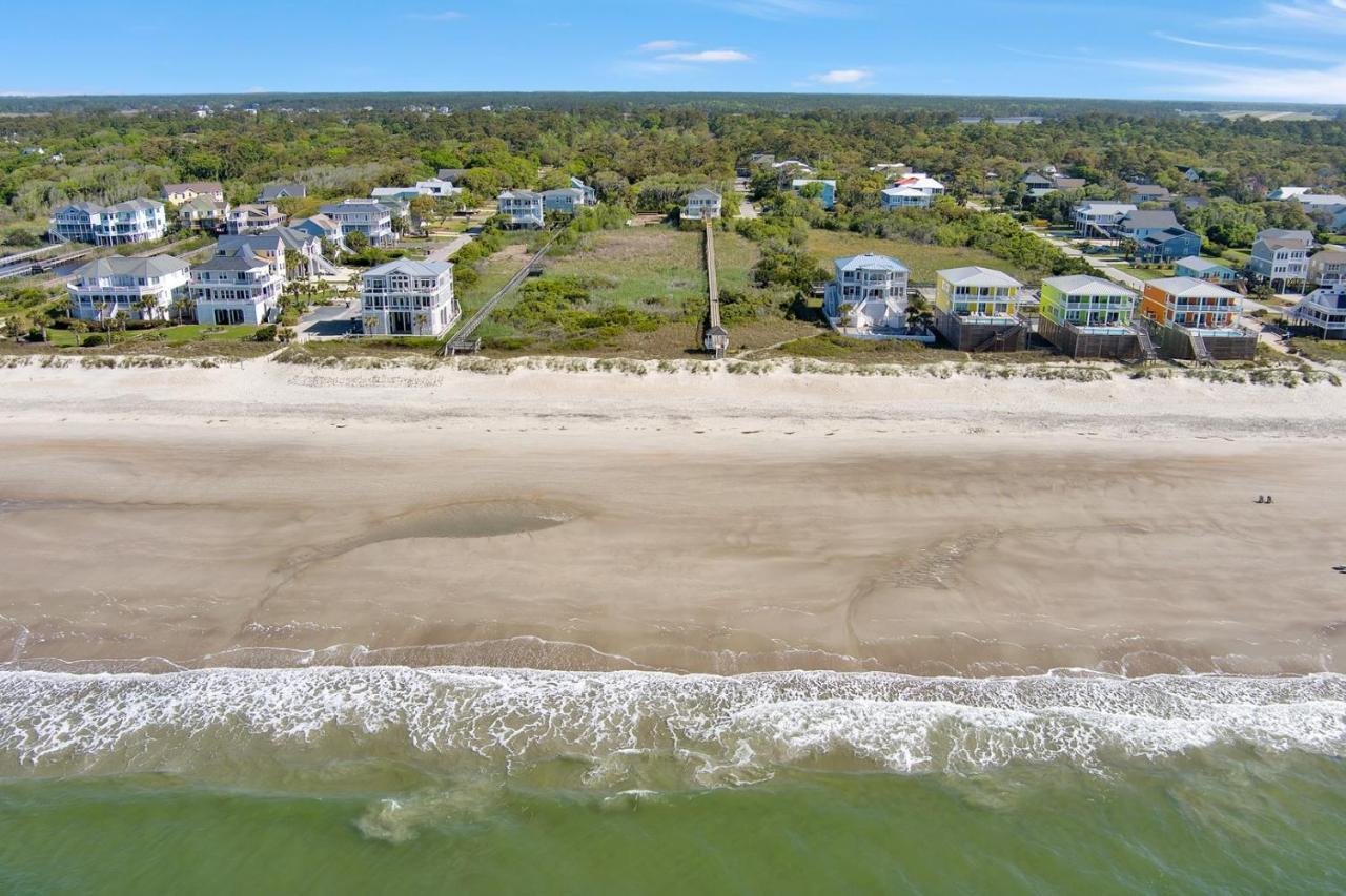 Luck & Laughter Villa Oak Island Exterior photo